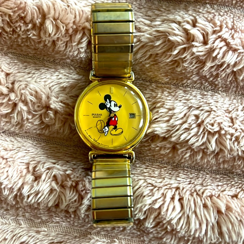 Pulsar Gold Mickey Mouse Watch - Picture 3 of 7